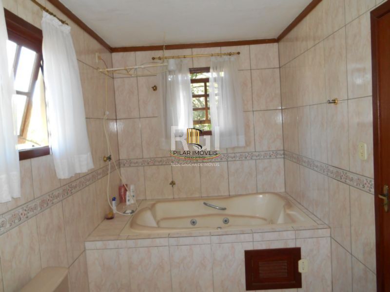 Sítio para Venda - 240m², 3 dormitórios, sendo 1 suites, 3 vagas - Neópolis