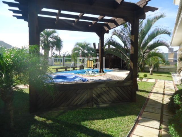 Casa para Venda - 320m², 4 dormitórios, sendo 2 suites, 3 vagas - Centro