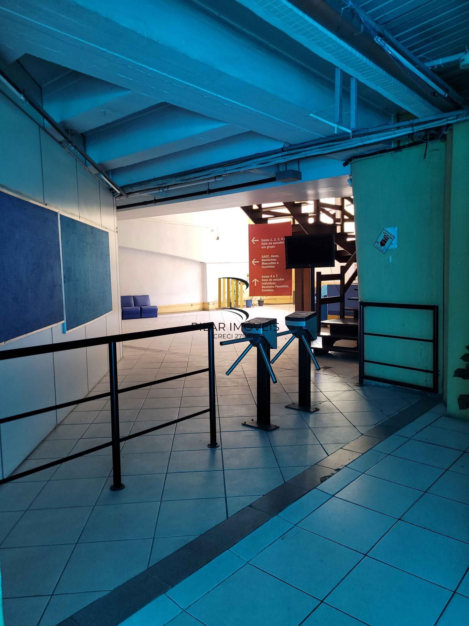 🏙️ Loja térrea para locação na Avenida Farrapos com vaga de estacionamento!