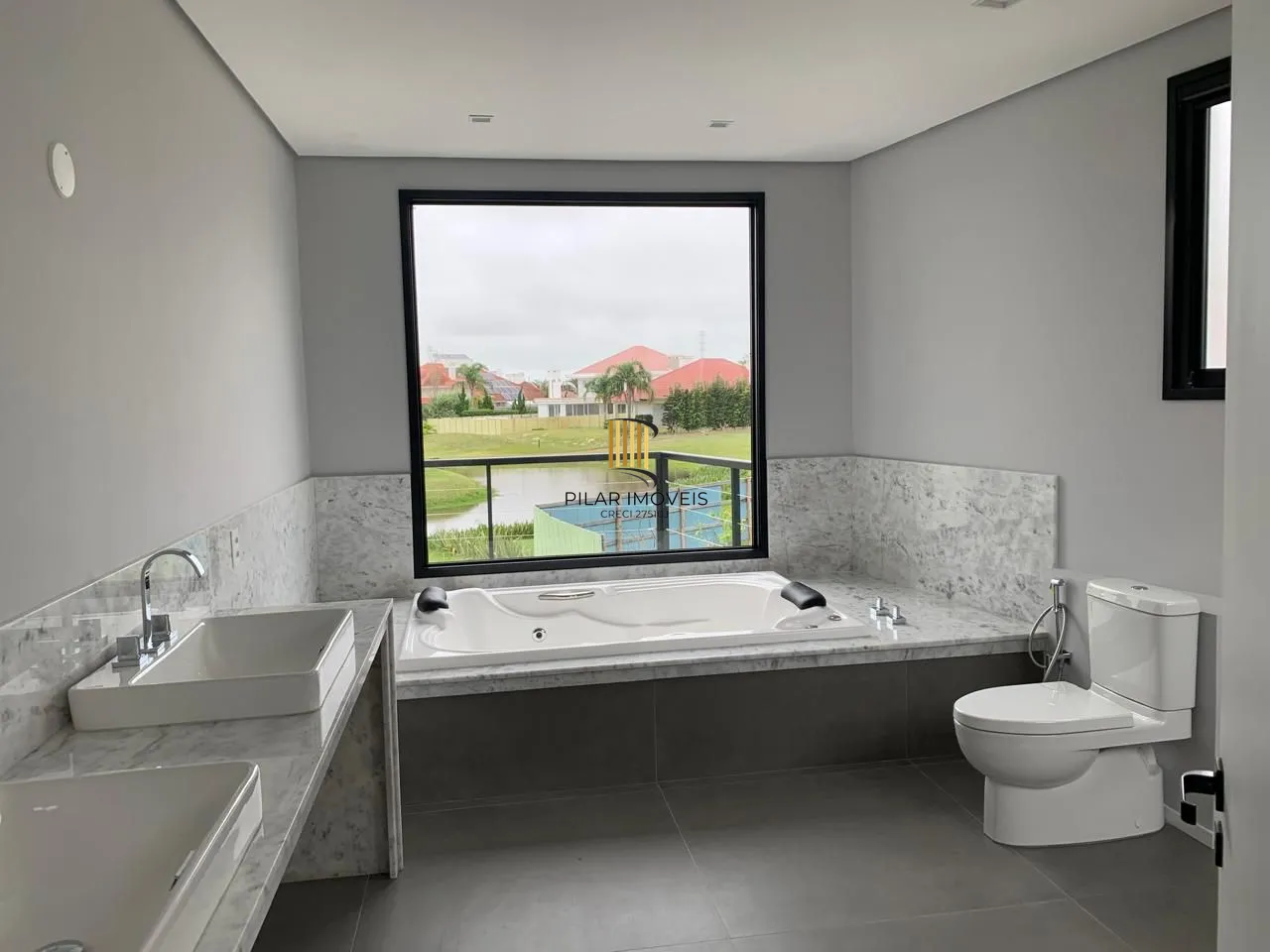 🏡 CASA DE ALTO PADRÃO NO CONDOMÍNIO GREEN VILLAGE – Xangrila/RS