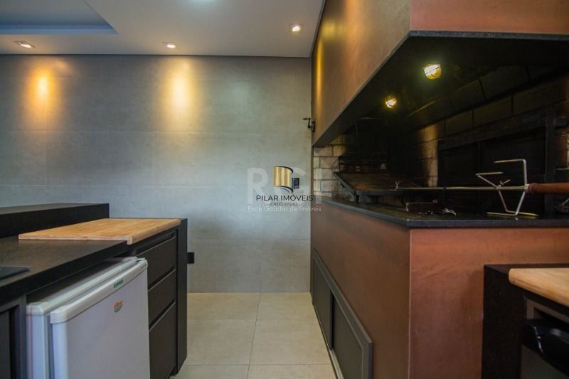 Casa 3 dormitórios no bairro Nonoai