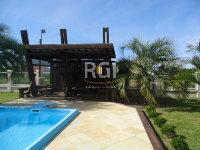 Casa para Venda - 320m², 4 dormitórios, sendo 2 suites, 3 vagas - Centro
