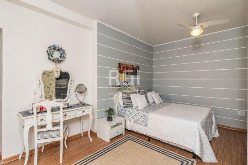 Casa para Venda - 490m², 3 dormitórios, sendo 1 suites, Floresta