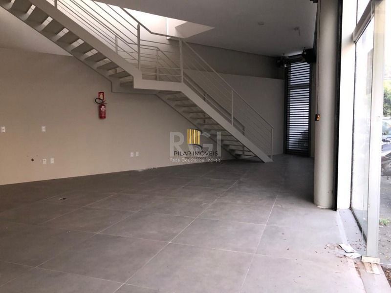 Loja para Venda - 165.27m², 0 dormitórios, 4 vagas - Petrópolis