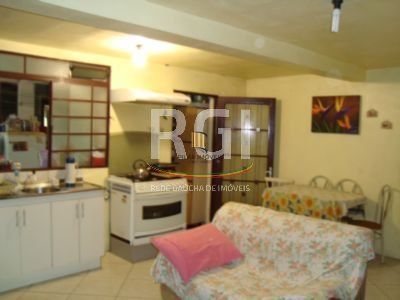 Casa para Venda - 312m², 7 dormitórios, sendo 2 suites, 2 vagas - Glória