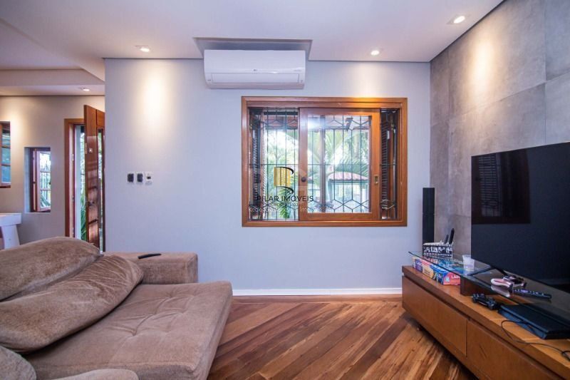 Casa 3 dormitórios no bairro Nonoai