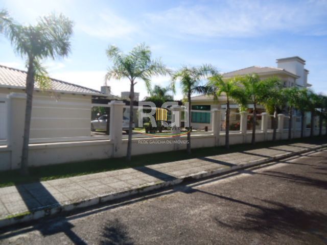 Casa para Venda - 320m², 4 dormitórios, sendo 2 suites, 3 vagas - Centro