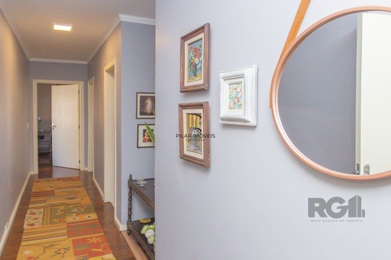 Casa 4 dormitórios no bairro Auxiliadora