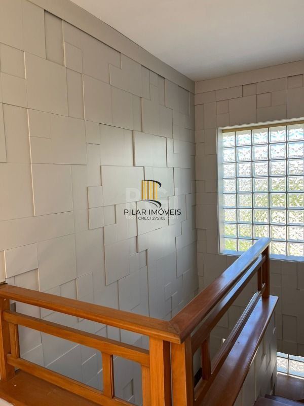 Casa para Venda - 320m², 4 dormitórios, sendo 2 suites, 3 vagas - Centro