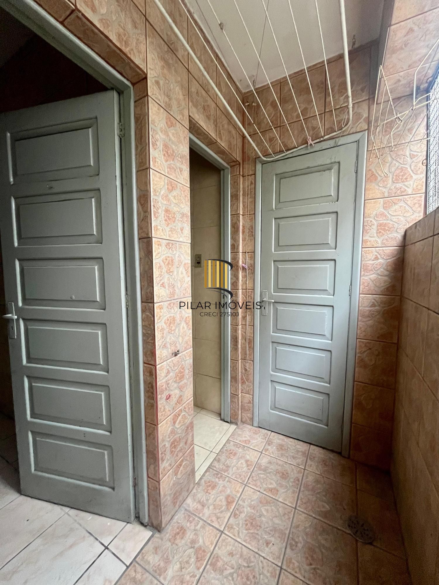 🏡 APARTAMENTO TERREO À VENDA — MENINO DEUS