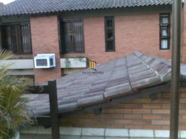 Casa para Venda - 350m², 3 dormitórios, sendo 1 suites, 2 vagas - São João