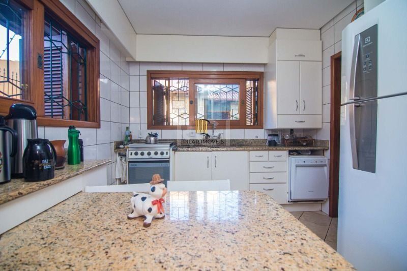 Casa 3 dormitórios no bairro Nonoai