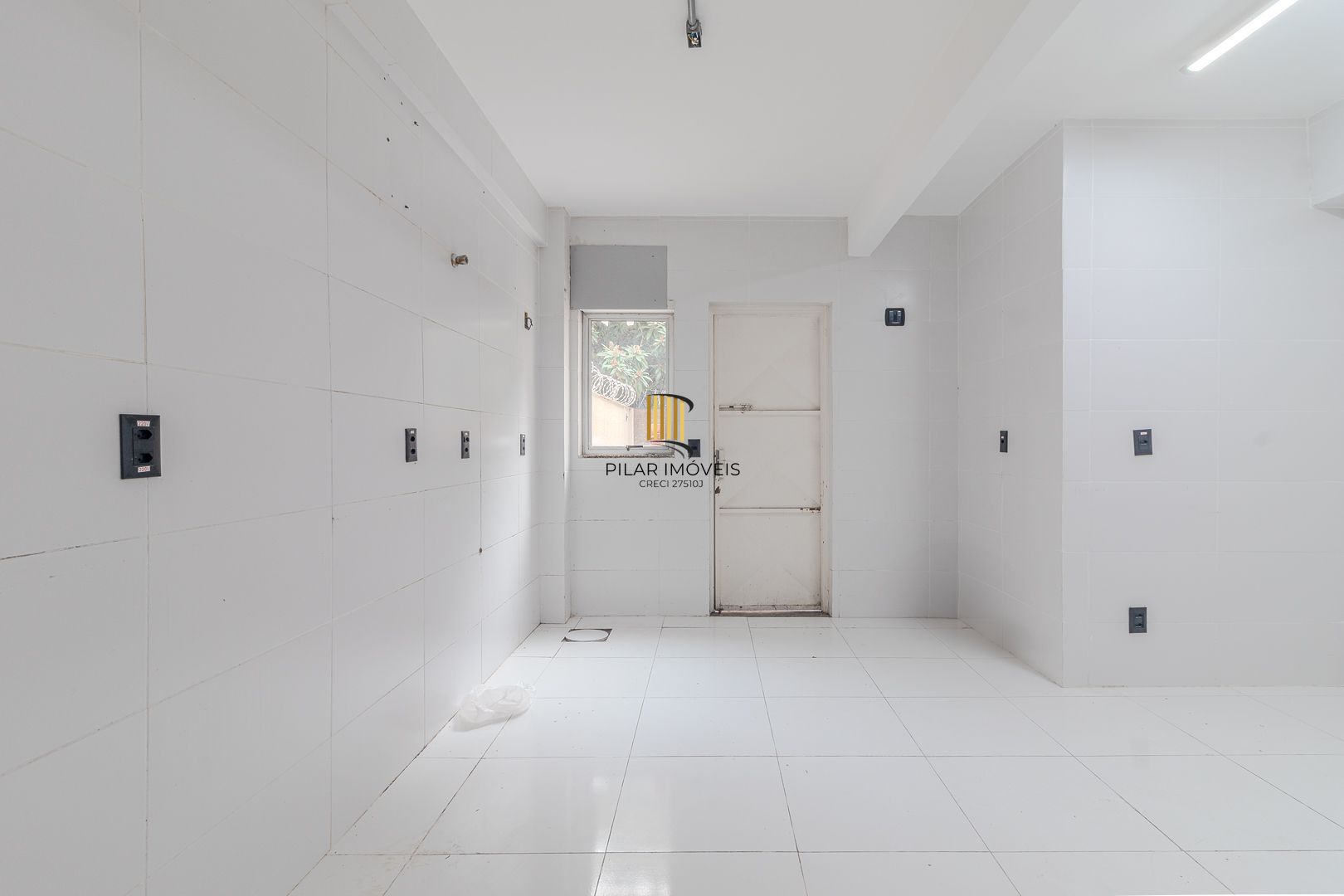 Loja para Venda - 650m², 0 dormitórios, 16 vagas - Floresta