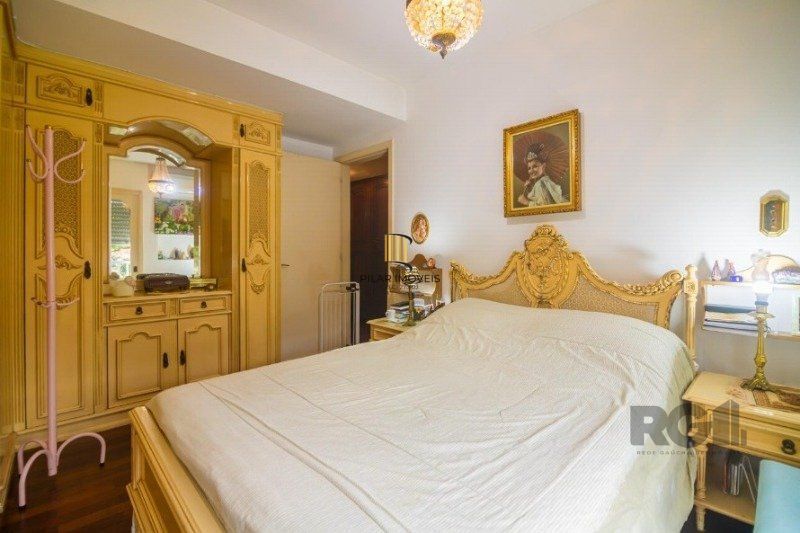 Excelente apartamento de 148m² com 3 dormitórios sendo 1 suíte e 2 vagas. 