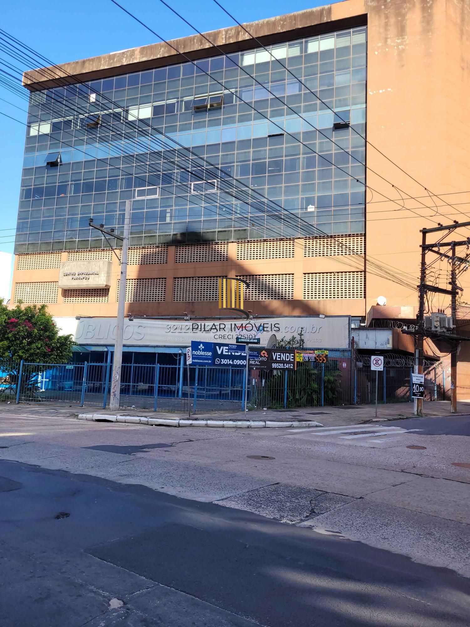 🏙️ Loja térrea para locação na Avenida Farrapos com vaga de estacionamento! - Pilar Imóveis