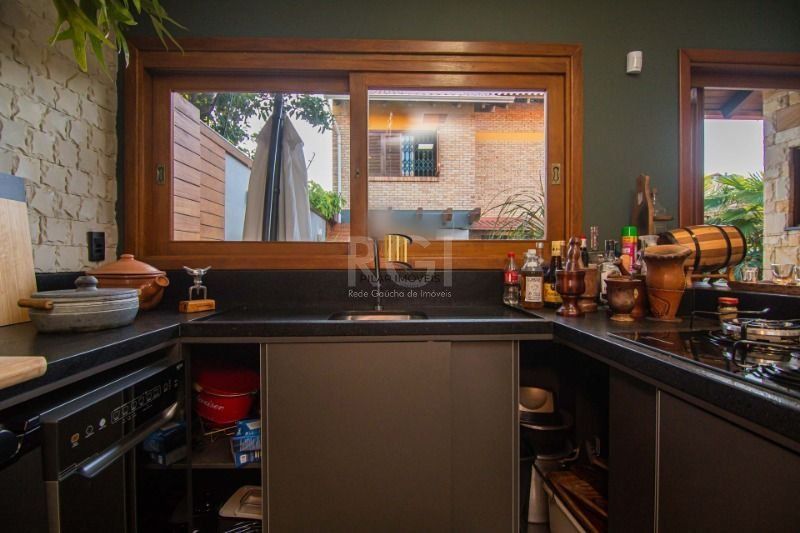Casa 3 dormitórios no bairro Nonoai