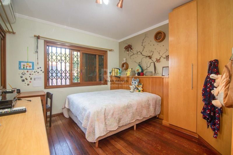 Casa 3 dormitórios no bairro Nonoai