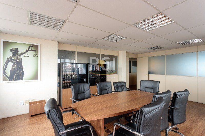 Predio para Venda - 1024m², 0 dormitórios, 9 vagas - São João