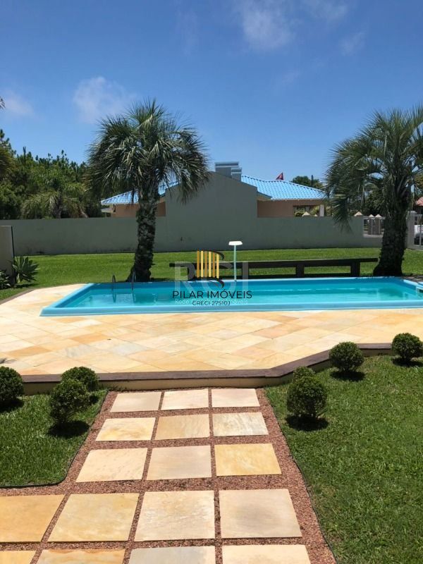 Casa para Venda - 320m², 4 dormitórios, sendo 2 suites, 3 vagas - Centro