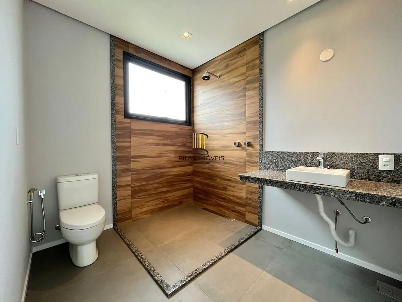 🏡 CASA DE ALTO PADRÃO NO CONDOMÍNIO GREEN VILLAGE – Xangrila/RS