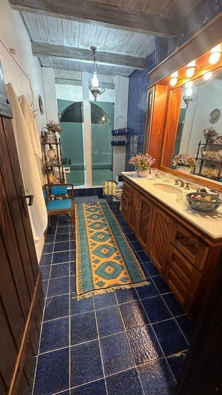 Casa 5 dormitórios no bairro Centro
