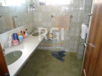Casa para Venda - 330m², 4 dormitórios, 2 vagas - Glória