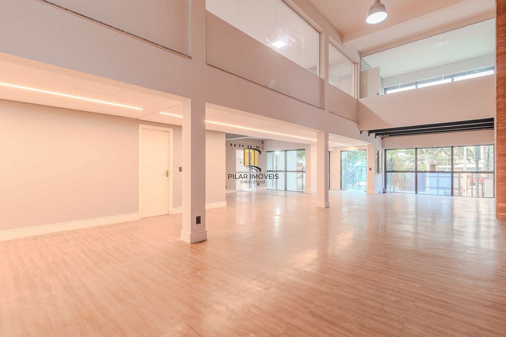 Loja para Venda - 650m², 0 dormitórios, 16 vagas - Floresta