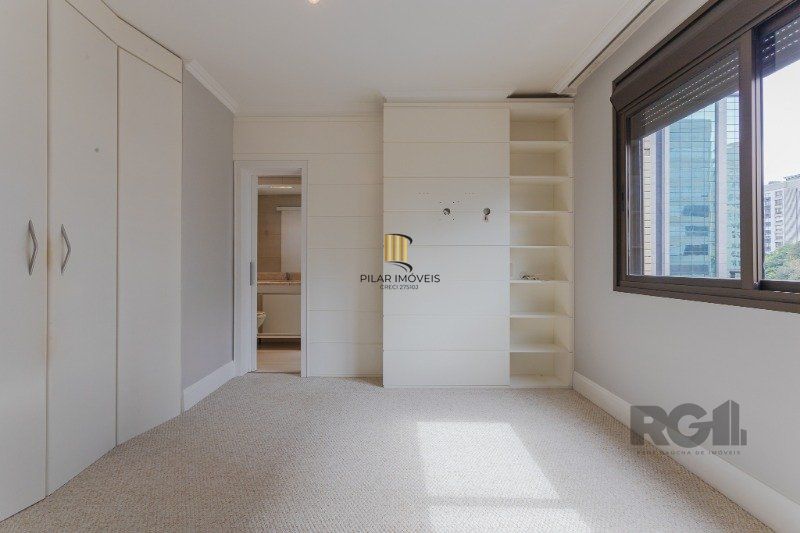Apartamento para Venda - 279m², 3 dormitórios, sendo 1 suites, 4 vagas - Boa Vista