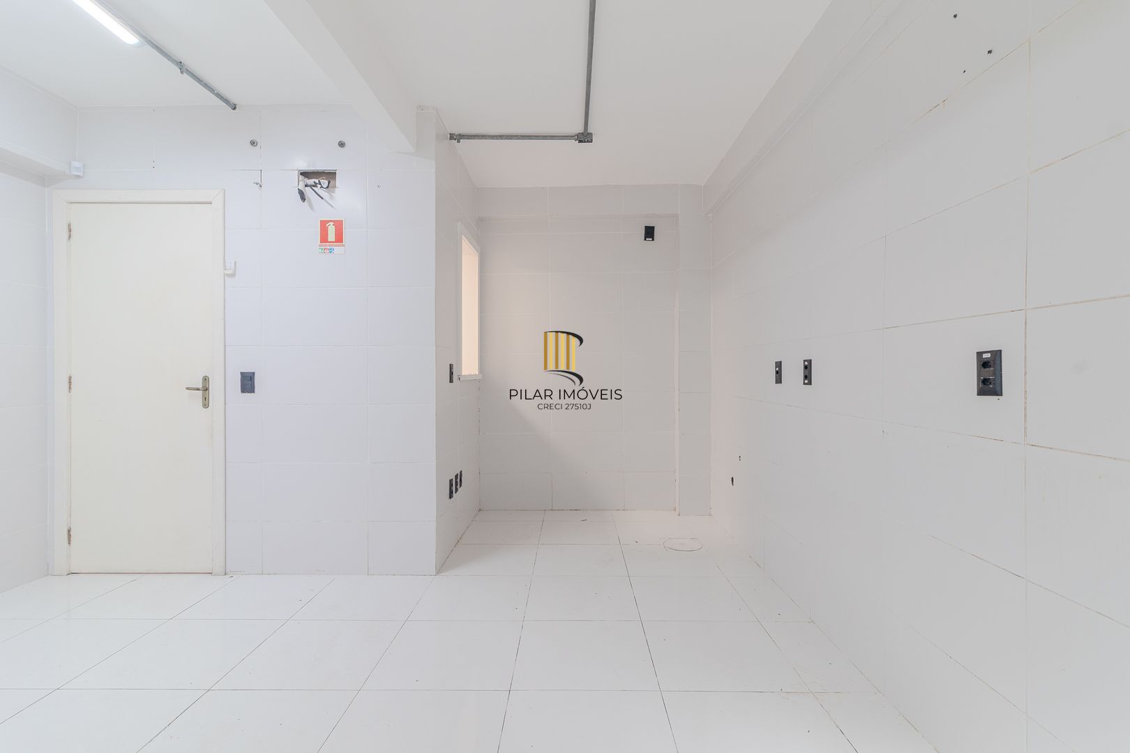 Loja para Venda - 650m², 0 dormitórios, 16 vagas - Floresta