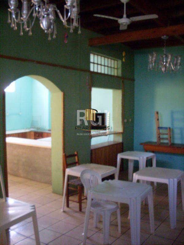 Predio para Venda - 380m², 6 dormitórios, Sarandí