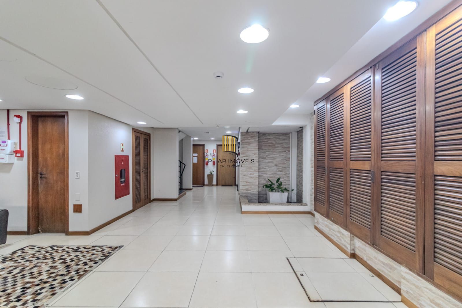 Sala Comercial à Venda em Moinhos de Vento 39.93m²,  na quintino bocaiúva, junto a 24 d outubro