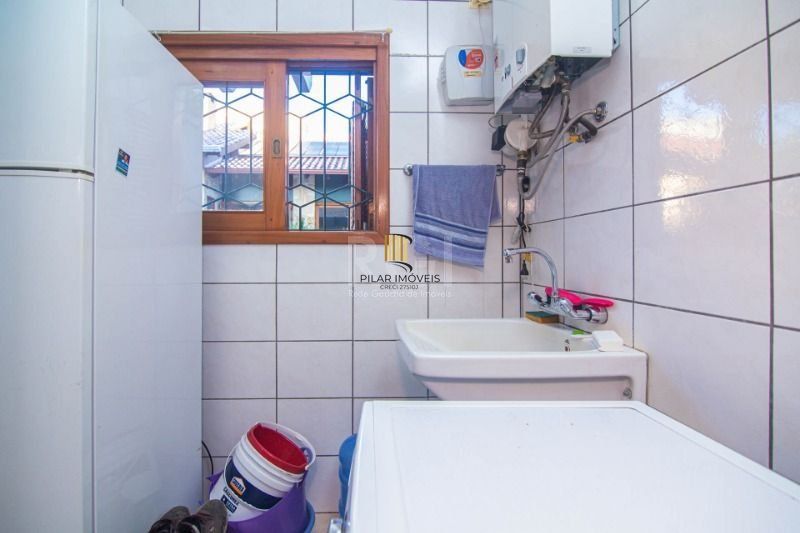 Casa 3 dormitórios no bairro Nonoai