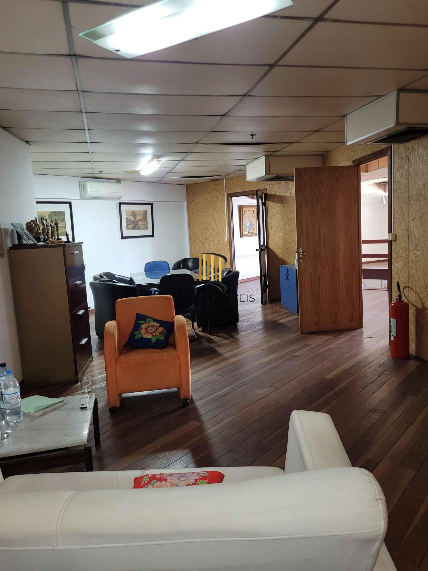 🏢 Conjunto de Salas Comerciais na barros cassal esquina Farrapos