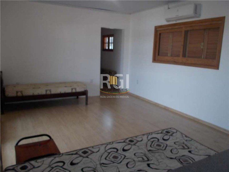 Casa para Venda - 200m², 4 dormitórios, sendo 1 suites, 3 vagas - Sarandí