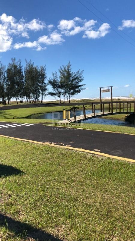 Casa para Venda - 320m², 4 dormitórios, sendo 2 suites, 3 vagas - Centro
