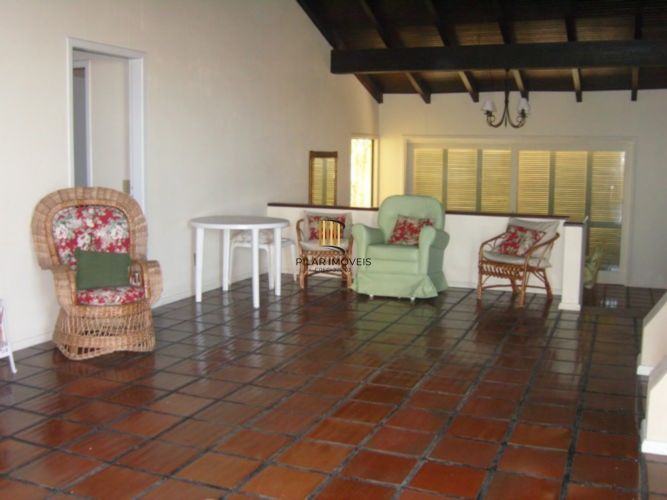 Casa para Venda - 216m², 3 dormitórios, sendo 1 suites, 2 vagas - Centro