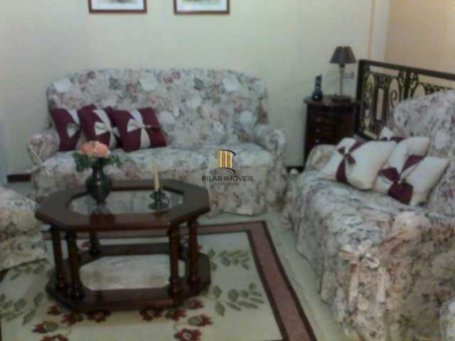 Casa para Venda - 350m², 3 dormitórios, sendo 1 suites, 2 vagas - São João