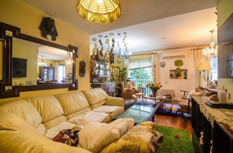 Excelente apartamento de 148m² com 3 dormitórios sendo 1 suíte e 2 vagas. 