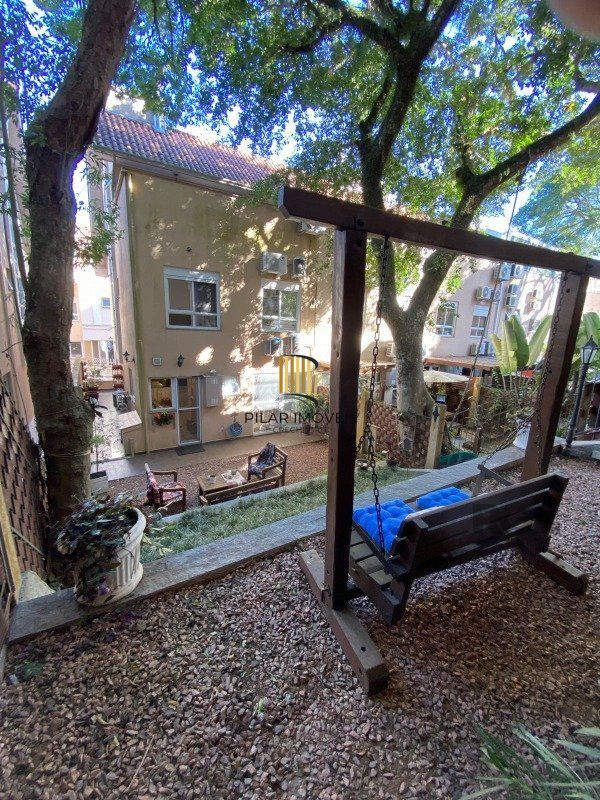 Casa em Condomínio para Comprar no bairro Pedra Redonda com 4 suítes