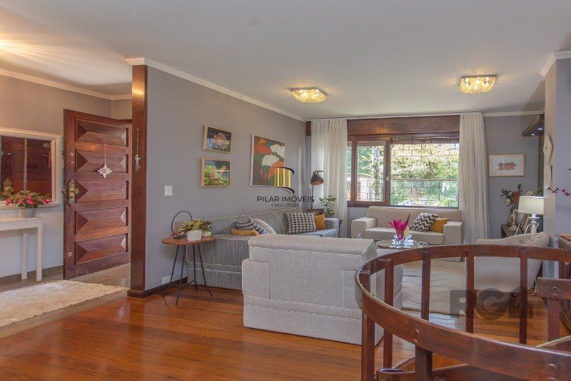 Casa 4 dormitórios no bairro Auxiliadora