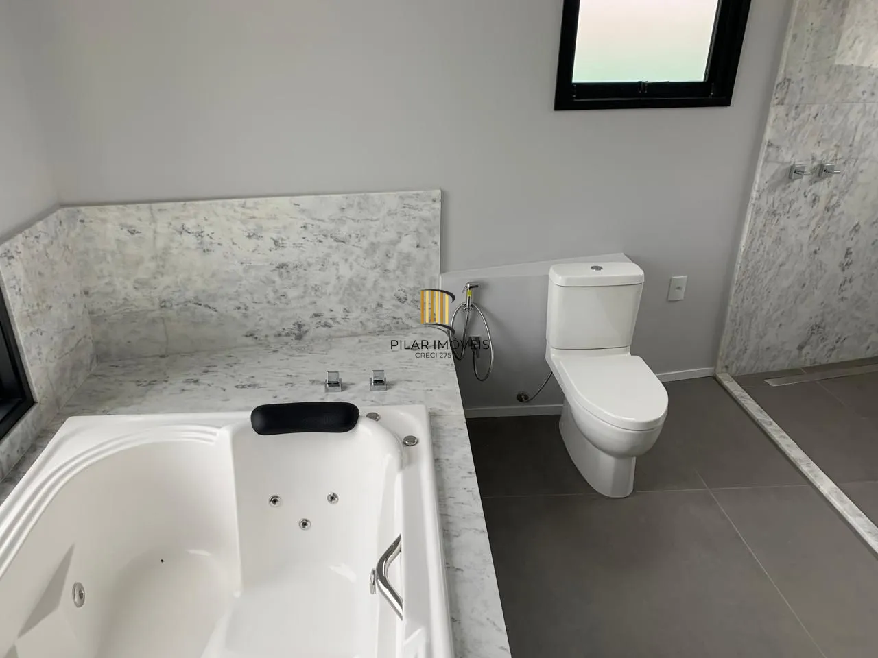 🏡 CASA DE ALTO PADRÃO NO CONDOMÍNIO GREEN VILLAGE – Xangrila/RS