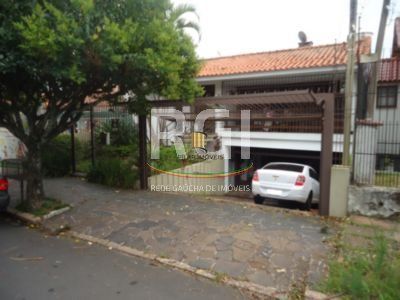 Casa para Venda - 330m², 4 dormitórios, 2 vagas - Glória