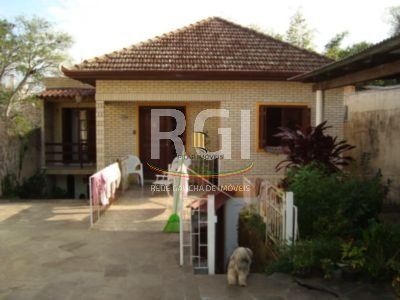 Casa para Venda - 312m², 7 dormitórios, sendo 2 suites, 2 vagas - Glória