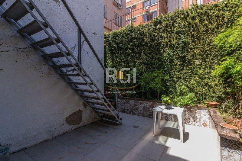 Casa para Venda - 490m², 3 dormitórios, sendo 1 suites, Floresta