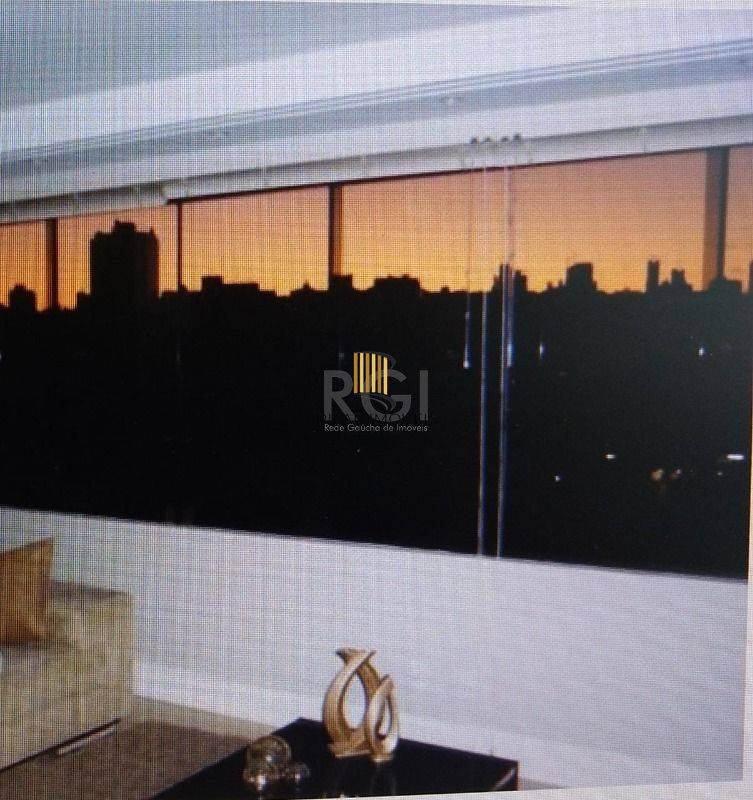 Apartamento para Venda - 94m², 3 dormitórios, sendo 1 suite, 2 vagas - Passo da Areia