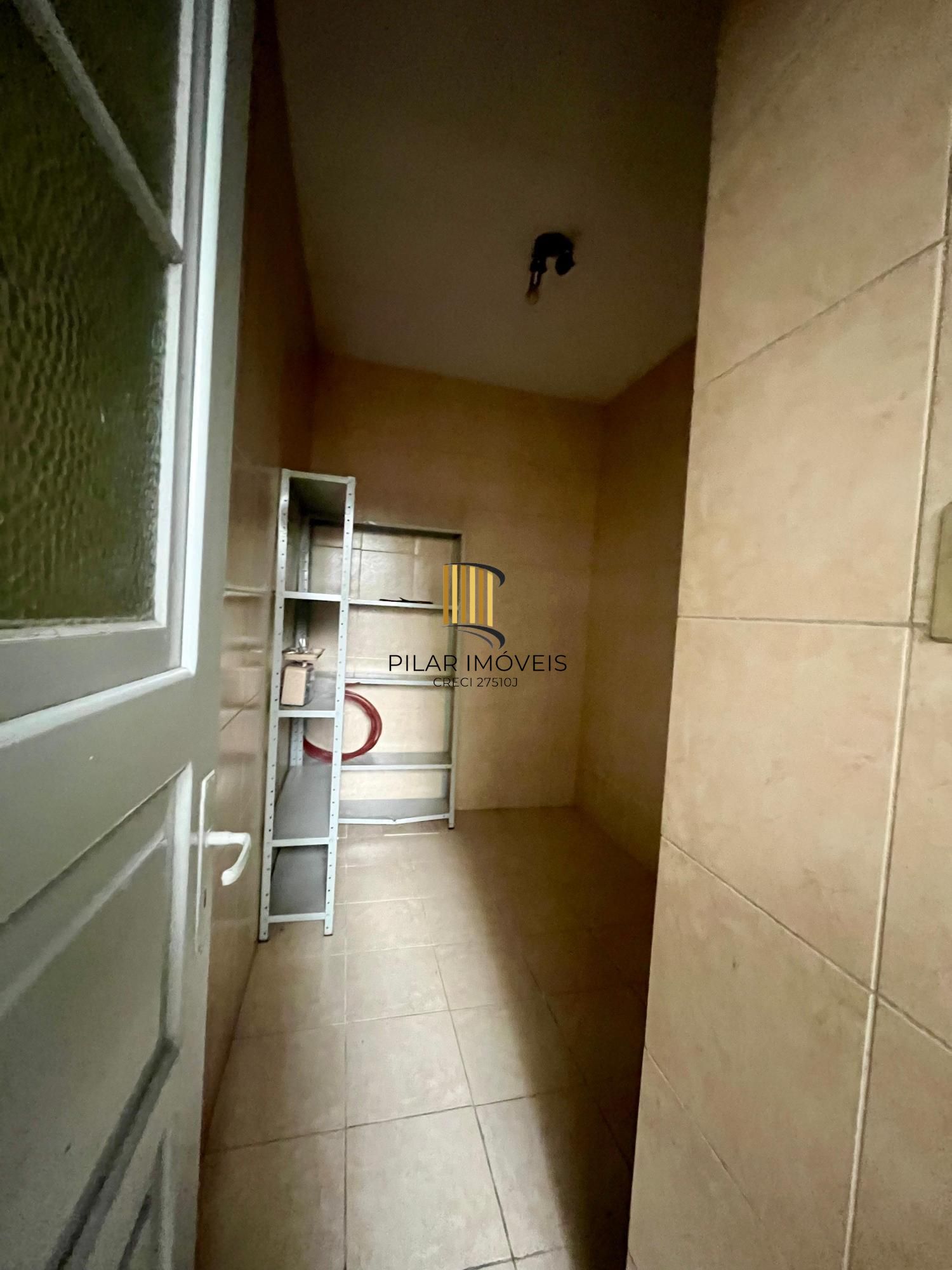 🏡 APARTAMENTO TERREO À VENDA — MENINO DEUS