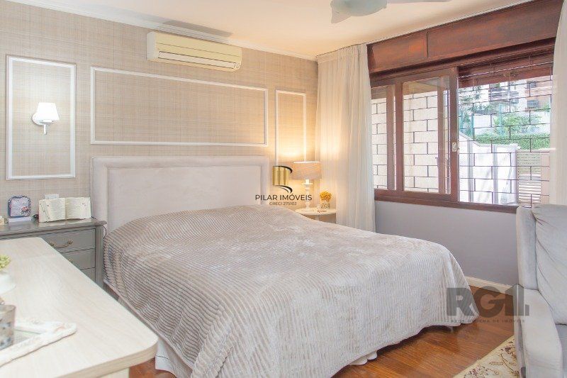 Casa 4 dormitórios no bairro Auxiliadora