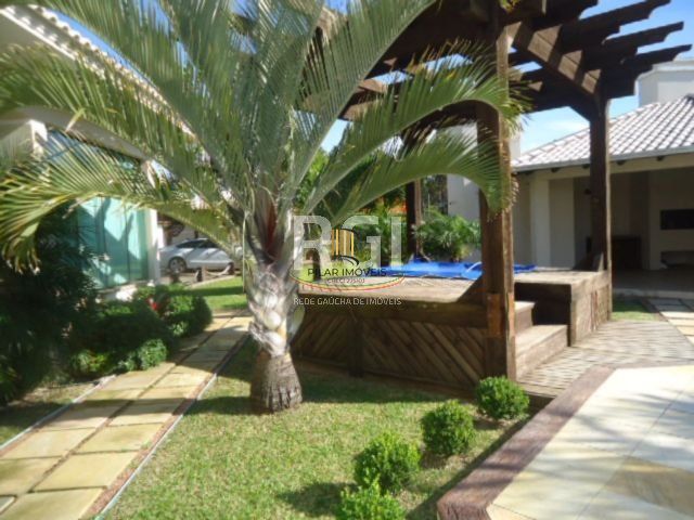 Casa para Venda - 320m², 4 dormitórios, sendo 2 suites, 3 vagas - Centro