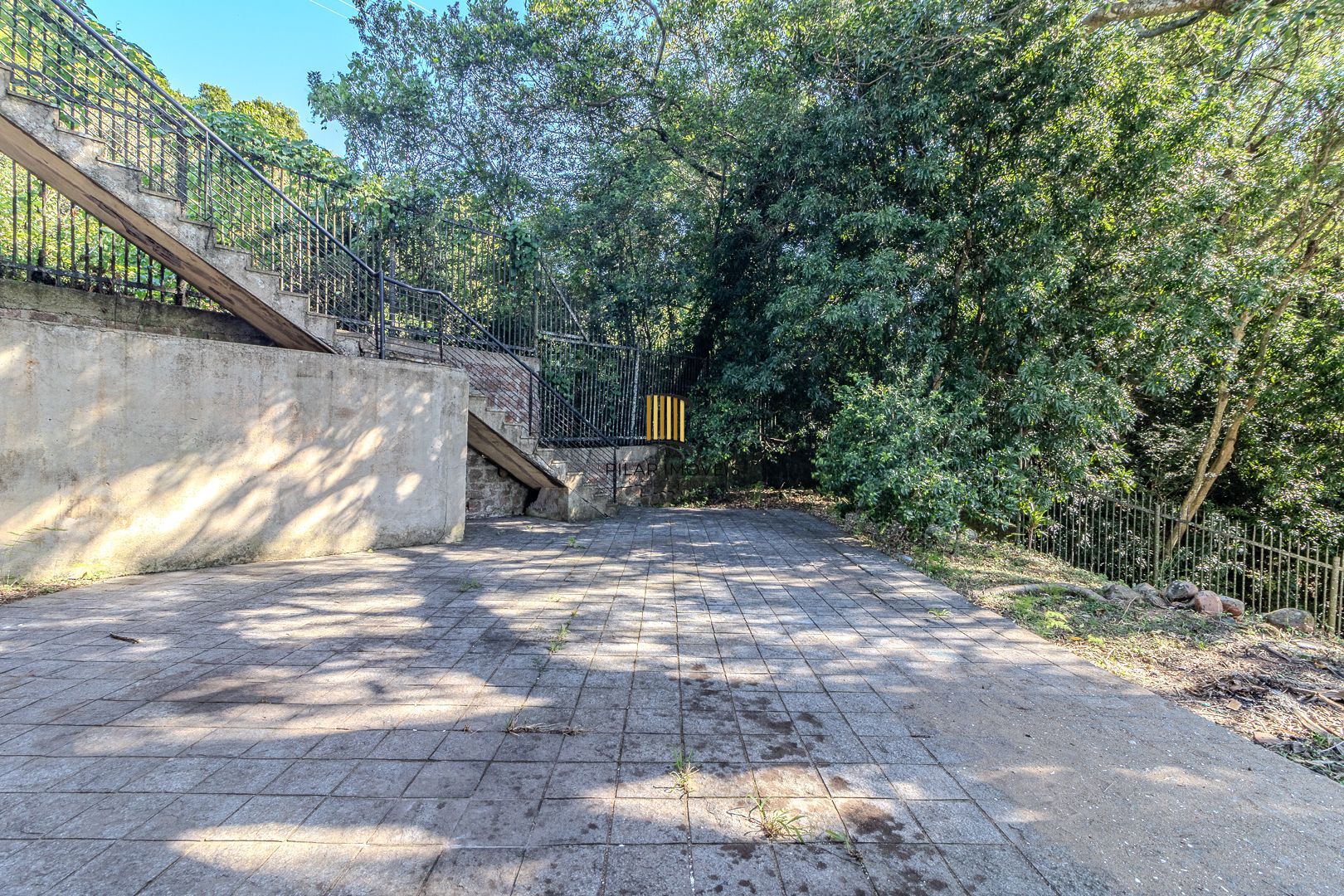 Casa para Venda - 1000m², 5 dormitórios, sendo 5 suites, 8 vagas - Teresópolis