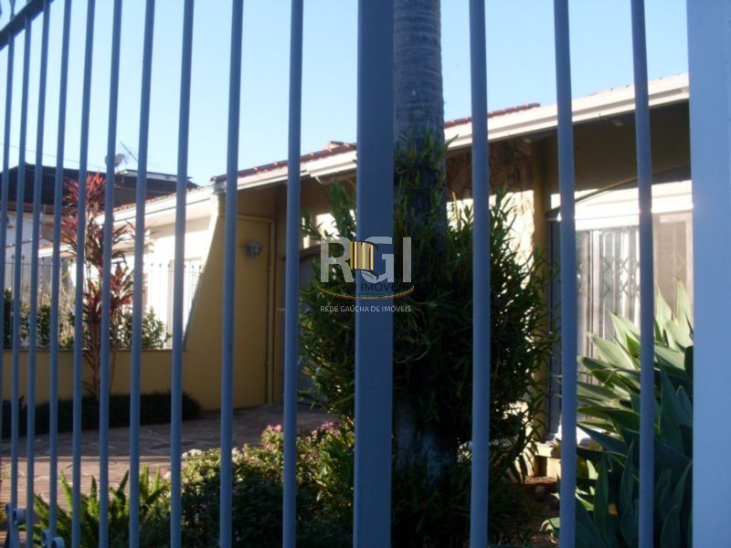 Casa para Venda - 200m², 4 dormitórios, sendo 1 suites, 4 vagas - Jardim Lindóia